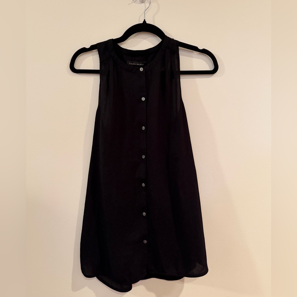 Banana Republic Black Sleeveless Button-Down Blouse